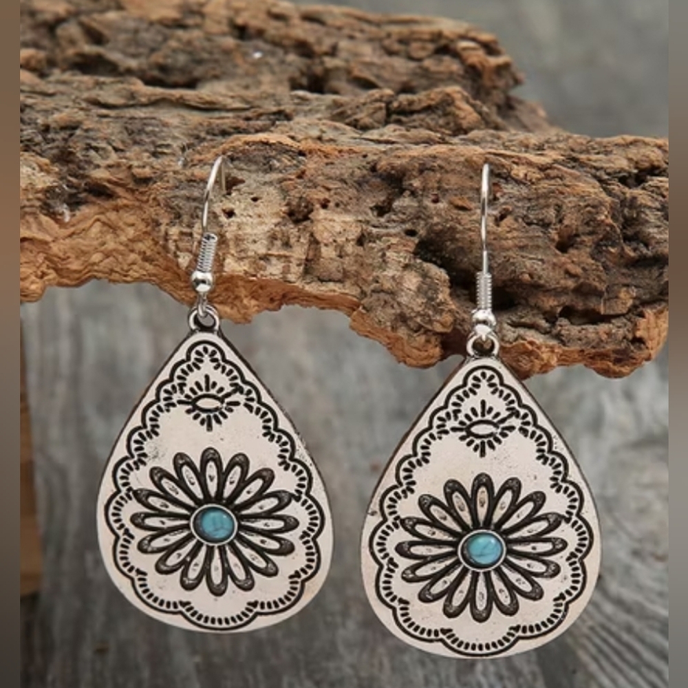 Tear Drop Dangle Earrings NWT NEW Rain Ring Flower Hippie Hobo Western Retro - Picture 2 of 5